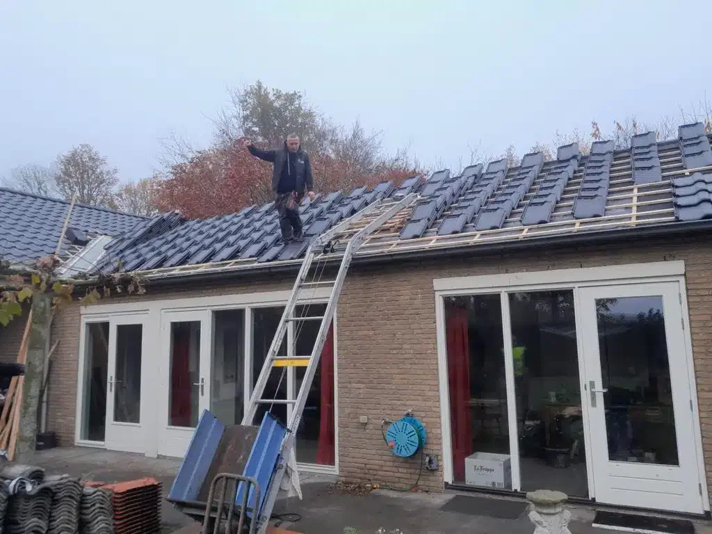 Pannendak vervangen gemeente Westland